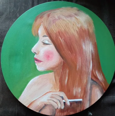 GIRL COMBING HER HAIR 800